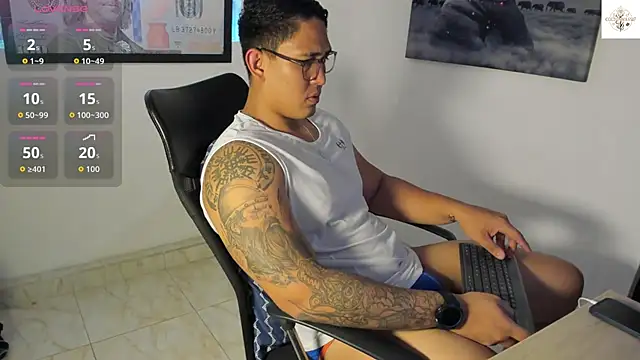 Colton Massif online show from October 2025 08:52:01 PM