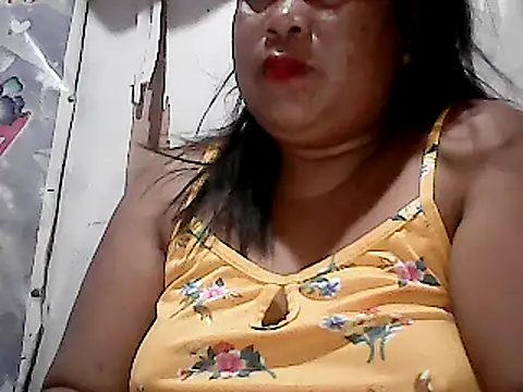 Snapshot of HotsweetPINAY69 chatting on December 2024 10:43:02 PM HotsweetPINAY69 online show from December 2024 10:43:02 PM