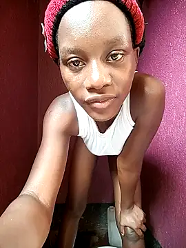 Snapshot of Petite_li chatting on November 2025 07:35:02 AM Petite li online show from November 2025 07:35:02 AM