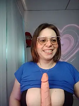 lorenitabella online show from June 2026 09:39:01 PM
