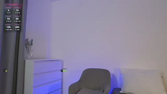 Snapshot of Fallinlove1 chatting on February 2025 06:34:02 PM Fallinlove1 online show from February 2025 06:34:02 PM