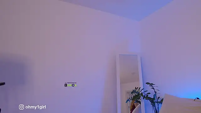 Snapshot of Fallinlove1 chatting on November 2025 12:26:01 PM Fallinlove1 online show from November 2025 12:26:01 PM