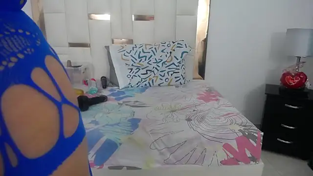 ambercordoba online show from February 2025 07:27:01 PM