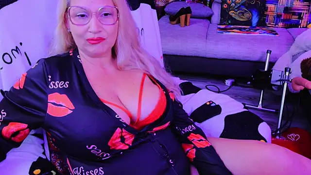 Snapshot of mature_lisa_naughty chatting on September 2025 09:14:02 PM mature lisa naughty online show from September 2025 09:14:02 PM