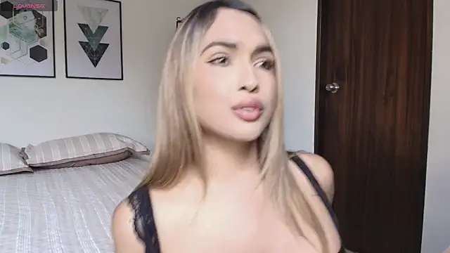 carminaurmommy online show from December 2025 04:25:02 PM