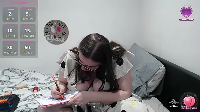 Snapshot of Rebecca_Summer chatting on September 2025 12:24:02 AM Rebecca Summer online show from September 2025 12:24:02 AM