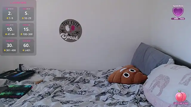 Snapshot of Rebecca_Summer chatting on September 2025 12:20:01 PM Rebecca Summer online show from September 2025 12:20:01 PM