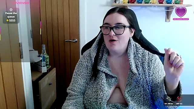 Rebecca Summer online show from April 2026 06:25:02 AM