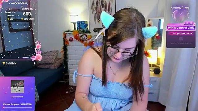 Snapshot of HunnyyLove chatting on December 2024 03:44:01 PM HunnyyLove online show from December 2024 03:44:01 PM