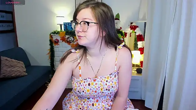 Snapshot of HunnyyLove chatting on December 2024 03:33:02 PM HunnyyLove online show from December 2024 03:33:02 PM