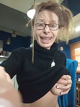 FrozenWaffle online show from June 2026 04:39:02 PM