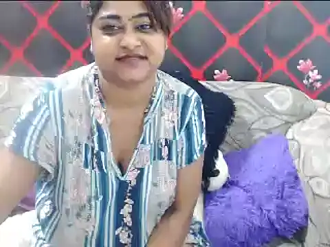 Snapshot of indian_glitter chatting on March 2025 10:45:02 PM indian glitter online show from March 2025 10:45:02 PM