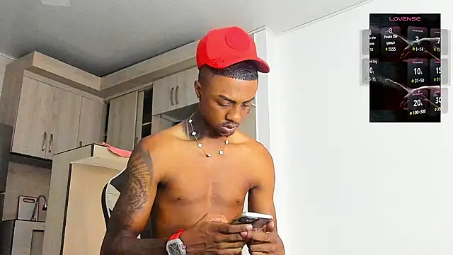 Snapshot of YeremiBrowm chatting on October 2025 08:42:01 PM YeremiBrowm online show from October 2025 08:42:01 PM