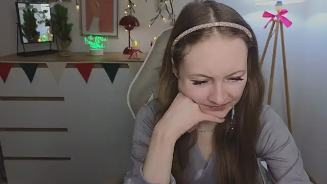 freya nilsson online show from December 2024 04:08:02 PM