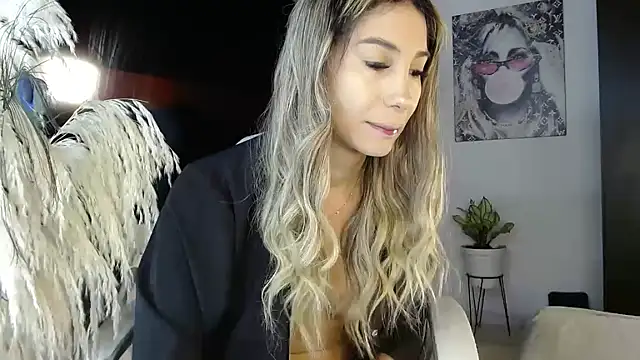 saraplayboy96 online show from October 2025 11:33:02 AM