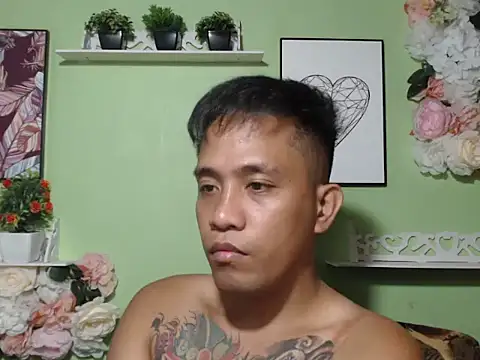 Thyler08 online show from November 2025 01:22:01 PM