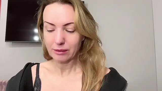 Snapshot of RachellAmazing chatting on February 2025 06:12:02 AM RachellAmazing online show from February 2025 06:12:02 AM