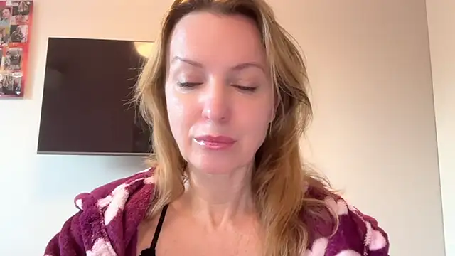 Snapshot of RachellAmazing chatting on March 2025 07:27:02 AM RachellAmazing online show from March 2025 07:27:02 AM