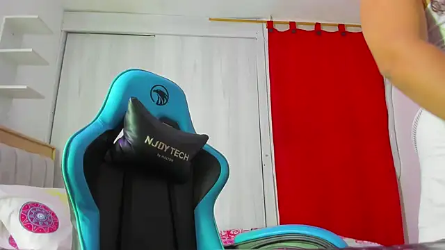 Lunastar02 online show from November 2025 02:31:02 PM