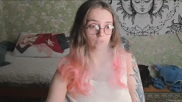 Cutie Adelia online show from May 2026 12:54:02 PM