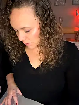 Snapshot of AuroraSummers chatting on November 2025 03:46:02 PM AuroraSummers online show from November 2025 03:46:02 PM