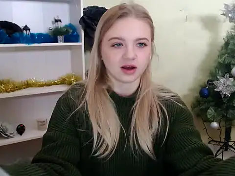 CrazyGloria online show from December 2024 06:22:01 AM