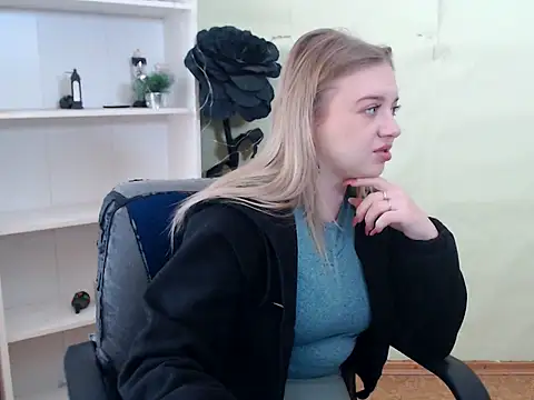CrazyGloria online show from February 2025 06:28:01 AM