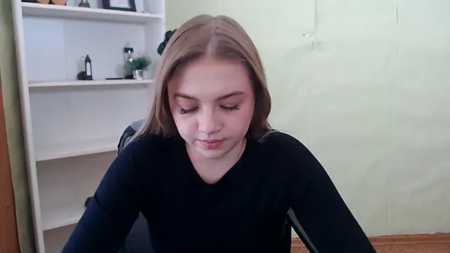 CrazyGloria online show from February 2025 09:43:01 AM
