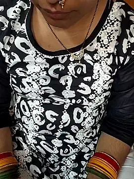 Snapshot of Diya_143 chatting on June 2026 05:56:02 AM Diya 143 online show from June 2026 05:56:02 AM