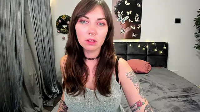 Snapshot of StacyTigerr chatting on December 2024 02:54:02 PM StacyTigerr online show from December 2024 02:54:02 PM