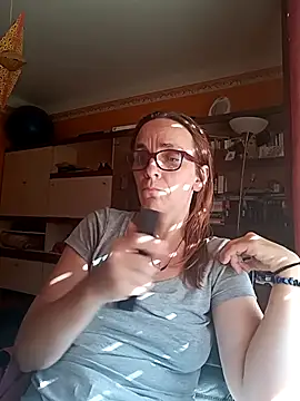 Snapshot of Dettybitch40 chatting on September 2025 01:55:02 PM Dettybitch40 online show from September 2025 01:55:02 PM