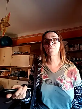 Snapshot of Dettybitch40 chatting on October 2025 08:34:02 AM Dettybitch40 online show from October 2025 08:34:02 AM