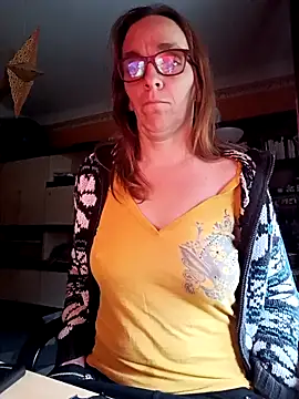 Snapshot of Dettybitch40 chatting on October 2025 07:50:02 AM Dettybitch40 online show from October 2025 07:50:02 AM