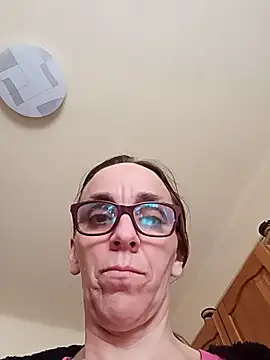 Snapshot of Dettybitch40 chatting on October 2025 08:48:02 AM Dettybitch40 online show from October 2025 08:48:02 AM