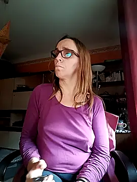 Snapshot of Dettybitch40 chatting on November 2025 02:51:02 PM Dettybitch40 online show from November 2025 02:51:02 PM