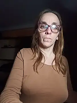 Snapshot of Dettybitch40 chatting on November 2025 04:34:02 PM Dettybitch40 online show from November 2025 04:34:02 PM