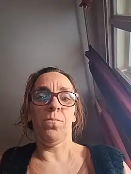 Snapshot of Dettybitch40 chatting on November 2025 09:13:02 AM Dettybitch40 online show from November 2025 09:13:02 AM