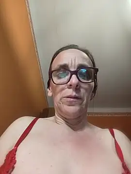 Dettybitch40 online show from April 2026 06:03:02 PM