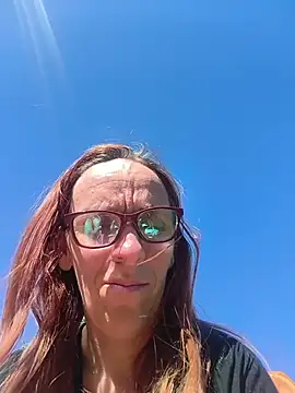 Dettybitch40 online show from May 2026 02:33:02 PM