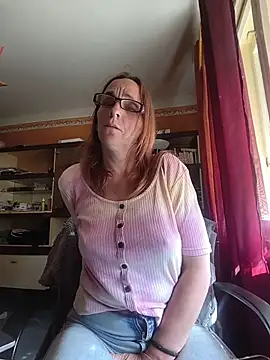 Dettybitch40 online show from May 2026 02:12:01 PM