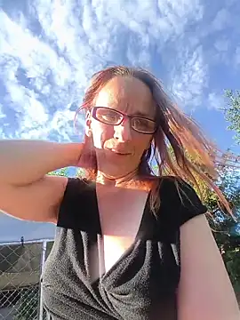 Dettybitch40 online show from May 2026 04:04:02 PM