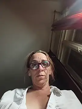 Dettybitch40 online show from May 2026 06:38:02 PM