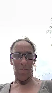 Dettybitch40 online show from July 2026 01:06:02 PM