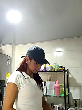 HannaPetit online show from September 2025 03:46:02 PM