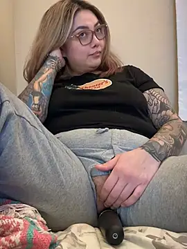 nativepumpkin95 online show from December 2024 04:07:02 AM