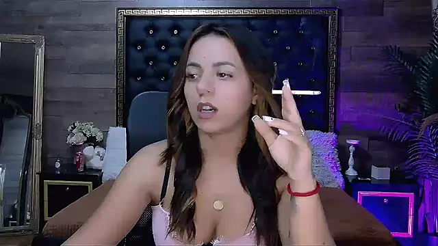 PlayfulElla online show from October 2025 04:54:01 AM