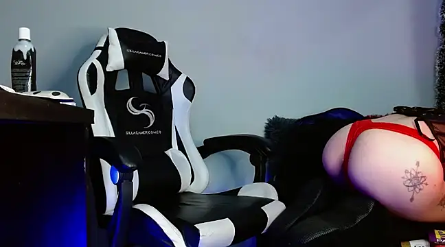 Snapshot of Ardat_Lili69 chatting on December 2024 04:28:01 PM Ardat Lili69 online show from December 2024 04:28:01 PM