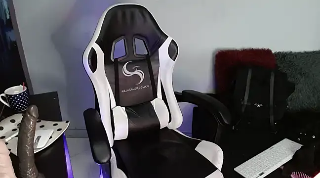 Snapshot of Ardat_Lili69 chatting on January 2025 03:48:01 PM Ardat Lili69 online show from January 2025 03:48:01 PM