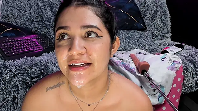 Snapshot of Emilyjhonson_01 chatting on October 2025 02:12:02 PM Emilyjhonson 01 online show from October 2025 02:12:02 PM