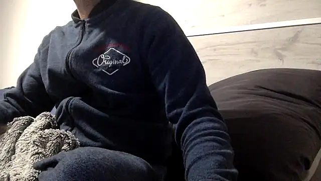 Snapshot of curioushetero chatting on February 2025 07:04:02 PM curioushetero online show from February 2025 07:04:02 PM